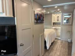 2023 Fleetwood Discovery 38N, $ 275,000