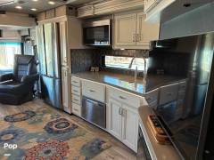 2023 Fleetwood Discovery 38N, $ 275,000