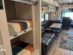 2023 Fleetwood Discovery 38N, $ 275,000