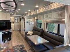 2023 Fleetwood Discovery 38N, $ 275,000