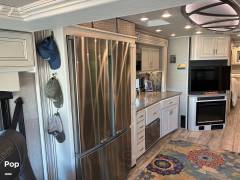 2023 Fleetwood Discovery 38N, $ 275,000