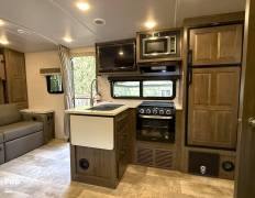 2023 Forest River Micro Lite 25BRDS, $ 26,900