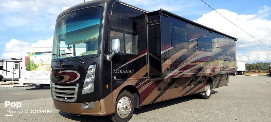 2017 Thor Motor Coach Miramar 34.2, $ 72,900