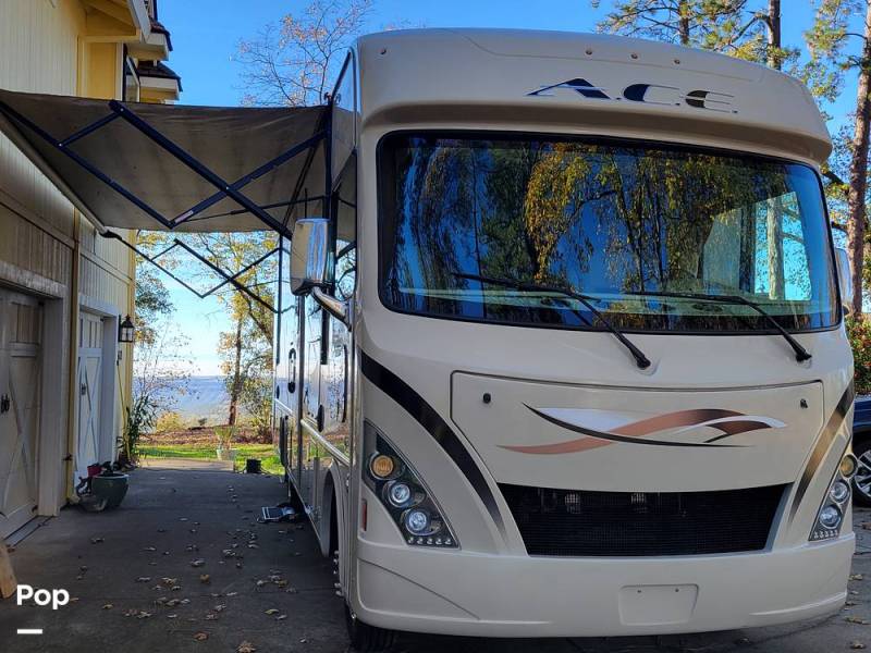 2016 Thor Motor Coach A.C.E. 30.2, $ 52,500
