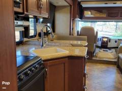 2016 Thor Motor Coach A.C.E. 30.2, $ 52,500