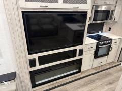 2022 East To West RV Tandara 385MB, $ 39,900