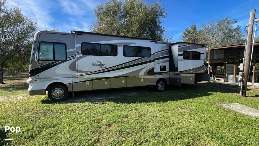 2013 Fleetwood Bounder Classic 36H, $ 42,450
