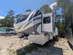 2022 Grand Design Solitude S-Class 3950BH, $ 39,900