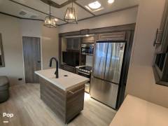 2022 Grand Design Solitude S-Class 3950BH, $ 39,900