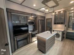 2022 Grand Design Solitude S-Class 3950BH, $ 39,900