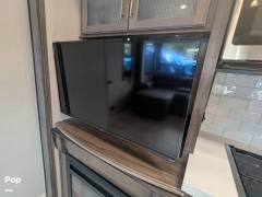 2022 Grand Design Solitude S-Class 3950BH, $ 39,900
