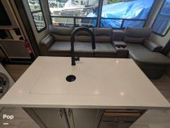 2022 Grand Design Solitude S-Class 3950BH, $ 39,900