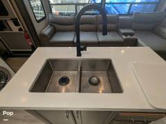 2022 Grand Design Solitude S-Class 3950BH, $ 39,900