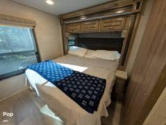 2021 Jayco Seneca 37M, $ 199,500