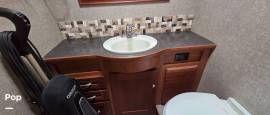 2018 Winnebago Sunova 35G, $ 63,000