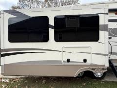 2017 Forest River Cedar Creek Champagne 38EL, $ 30,000