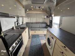 2021 Airstream Flying Cloud 28RB Twin with Washer/, $ 79,850