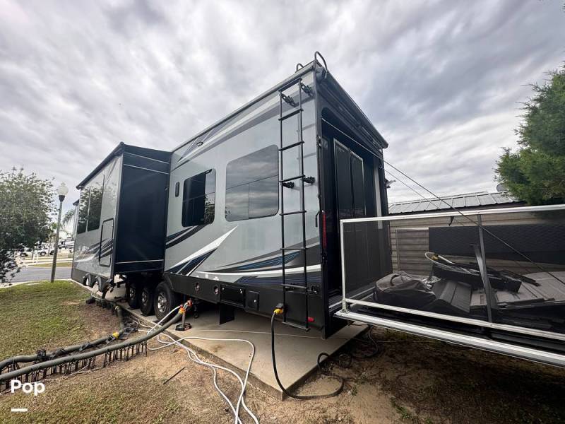 2019 Jayco Seismic 4212, $ 71,000