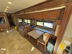 2014 Fleetwood Discovery 40X, $ 99,999