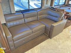 2014 Fleetwood Discovery 40X, $ 99,999