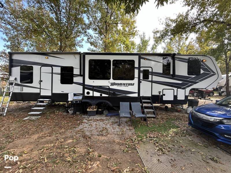2020 Grand Design Momentum 381M, $ 39,900