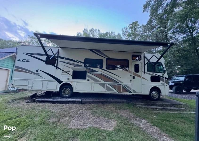 2020 Thor Motor Coach A.C.E. 33.1, $ 53,999
