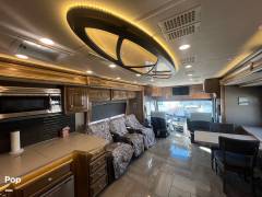 2019 Fleetwood Discovery LXE 40D, $ 174,000