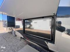 2019 Fleetwood Discovery LXE 40D, $ 174,000