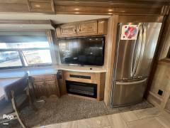 2019 Fleetwood Discovery LXE 40D, $ 174,000