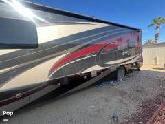 2019 Fleetwood Discovery LXE 40D, $ 174,000