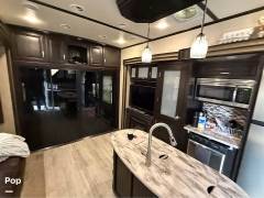 2015 Grand Design Momentum 380TH, $ 58,500