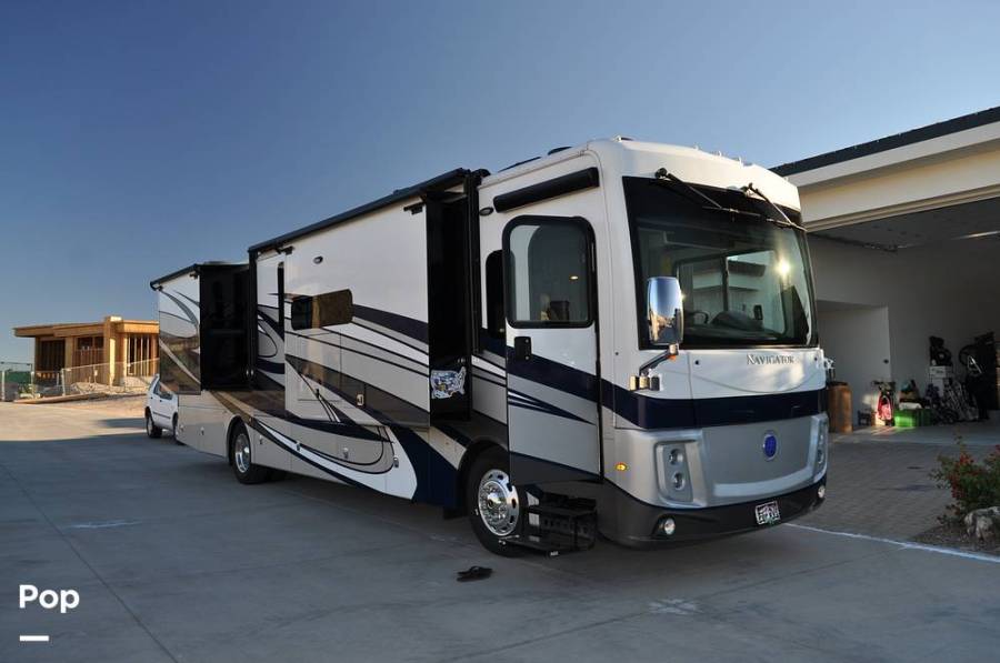 2022 Holiday Rambler Navigator 38N, $ 229,000