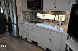 2022 Holiday Rambler Navigator 38N, $ 229,000