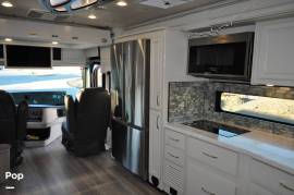 2022 Holiday Rambler Navigator 38N, $ 229,000