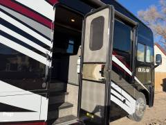 2023 Thor Motor Coach Outlaw 38KB, $ 149,988