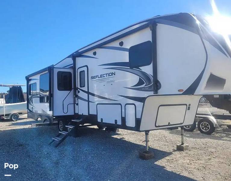 2022 Grand Design Reflection 303RLS, $ 44,995