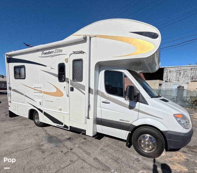 2010 Thor Motor Coach Freedom Elite 23S, $ 49,950