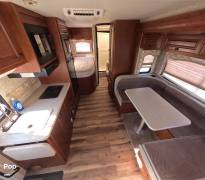 2010 Thor Motor Coach Freedom Elite 23S, $ 49,950