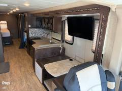2017 Thor Motor Coach Hurricane 34J, $ 49,900