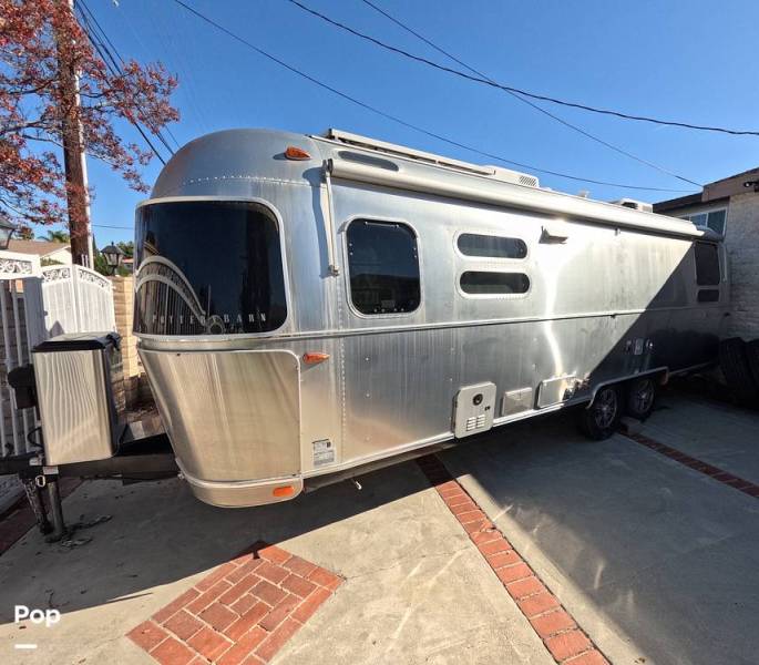 2022 Airstream Pottery Barn 28RBQ, $ 117,000