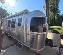 2022 Airstream Pottery Barn 28RBQ, $ 117,000