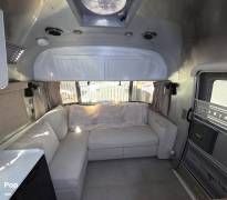 2022 Airstream Pottery Barn 28RBQ, $ 117,000