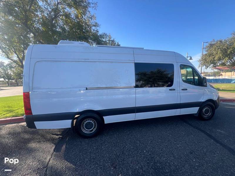 2020 Mercedes-Benz Sprinter 2500 Cargo 170, $ 50,000