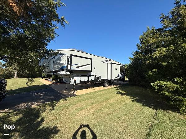 2023 Cherokee Arctic Wolf 3550SUITE, $ 46,900