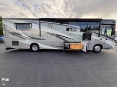 2009 Winnebago Tour 40KD, $ 73,000