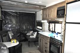 2021 Forest River Shockwave T24RQGMX, $ 43,450