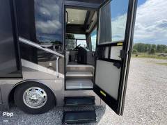 2021 Thor Motor Coach Venetian B42, $ 294,900