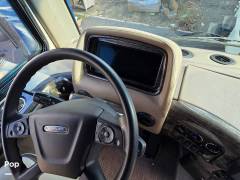 2022 Thor Motor Coach Aria 4000, $ 227,000