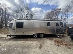 2020 Airstream Classic 30RB Twin, $ 88,999