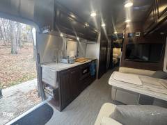 2020 Airstream Classic 30RB Twin, $ 88,999